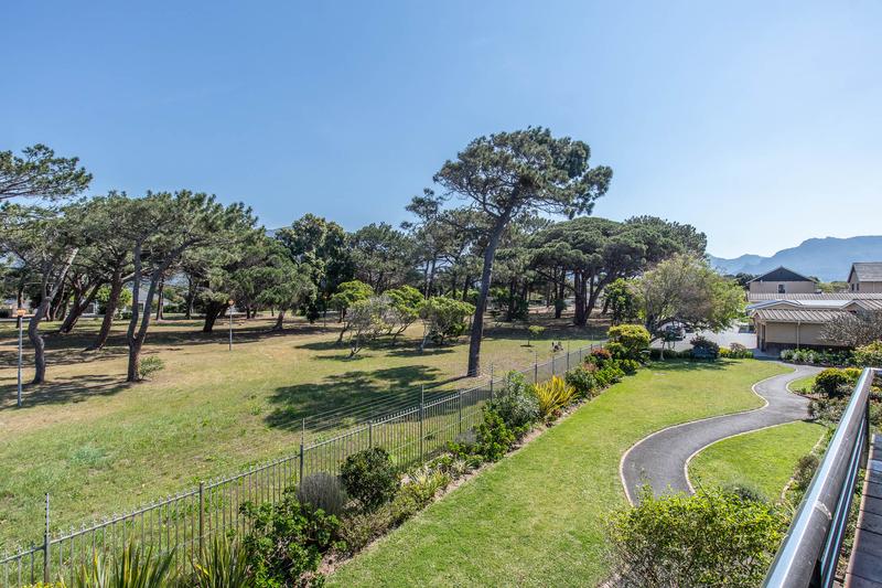 2 Bedroom Property for Sale in Bergvliet Western Cape